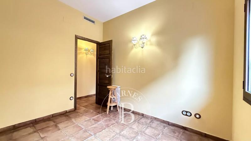 Foto 5adbd1d2-bc3c-4a42-ac07-5df75bfd2a21. Casa amb calefacció aparcament piscina a Nucli Urbà Argentona