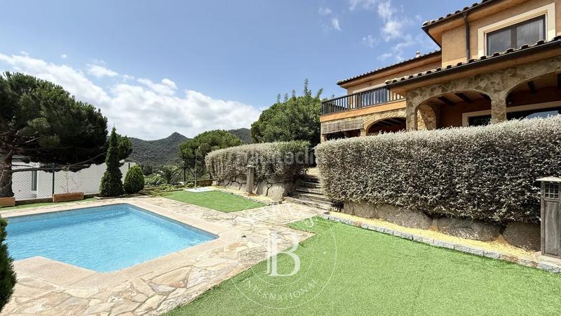 Foto dea6de99-4d41-4f16-aeac-5e7b365a70d7. Casa amb calefacció aparcament piscina a Nucli Urbà Argentona