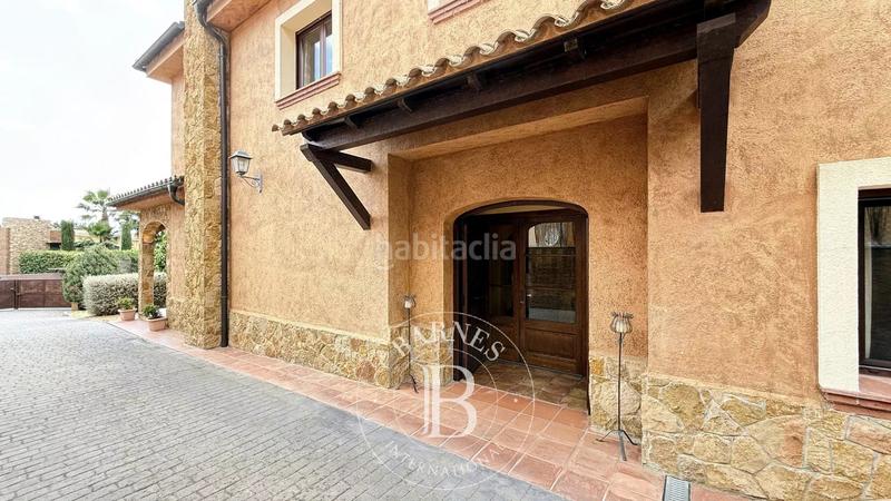 Foto f03a1204-dfa0-4738-8914-2a1d1f726a20. Casa amb calefacció aparcament piscina a Nucli Urbà Argentona