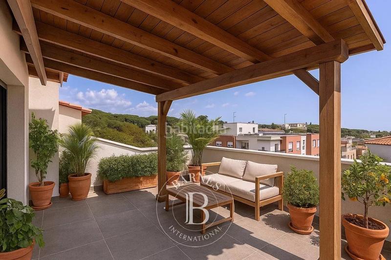 Foto ba0a3d65-2095-4056-8851-abf1e38de874. Haus mit heizung parking pool in Canet de Mar