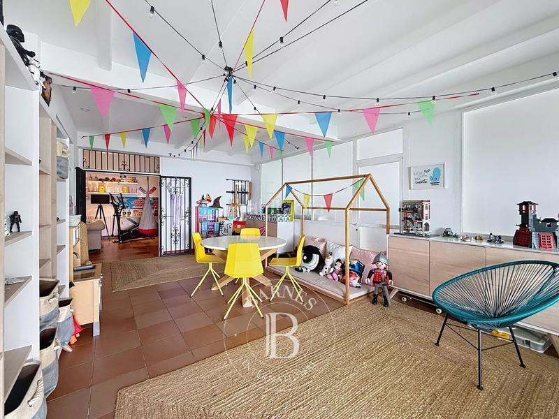 Foto a8177887-711c-4354-90b8-18dccbd40a79. Casa amb calefacció aparcament piscina a Urbanitzacions Mataró