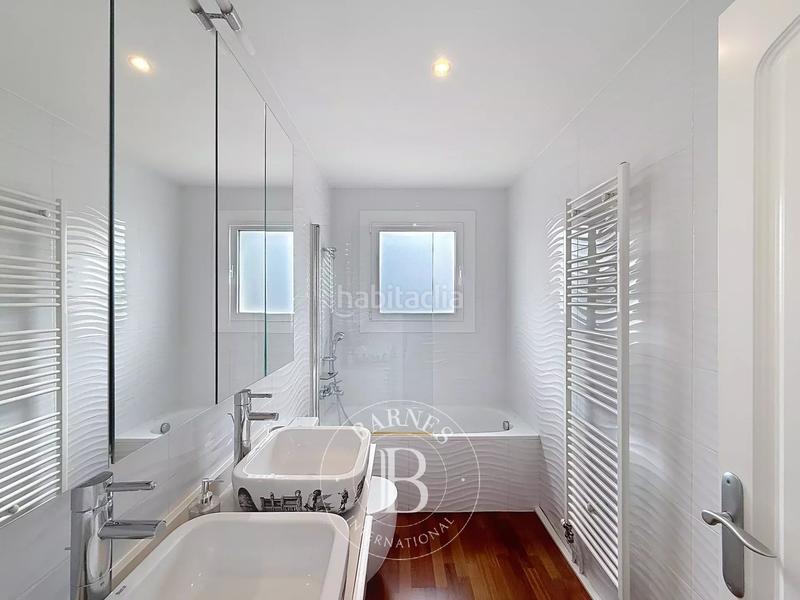 Foto 3aae7b45-fdc3-409b-b483-2b690285c68c. Haus mit heizung parking pool in Urbanitzacions Mataró