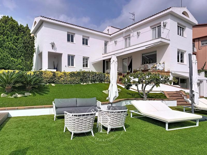 Foto 04917e52-8367-4f7b-96ff-7e6911a4ed71. House with heating parking pool in Urbanitzacions Mataró