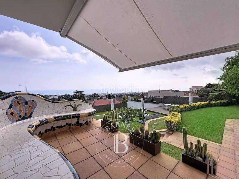 Foto 4f81dbd3-3636-436c-bbdf-703fbaa9f4a1. House with heating parking pool in Urbanitzacions Mataró