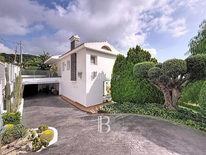 Foto 83db1427-2f14-43d6-b9da-c3b2c4af5fe1. House with heating parking pool in Urbanitzacions Mataró