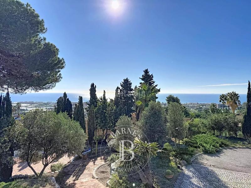 Foto 00fd0ab5-2c73-40f5-9b72-47aa9e96aa79. Casa amb calefacció aparcament piscina a Premià de Dalt