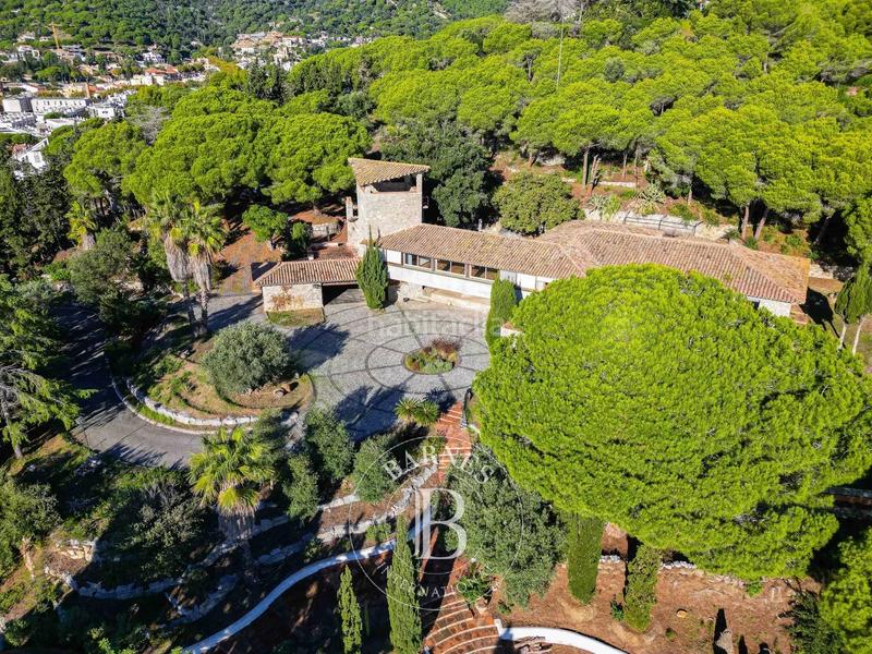 Foto 0516efcd-04fa-43fa-92f2-2efb2c57102a. Casa amb calefacció aparcament piscina a Premià de Dalt