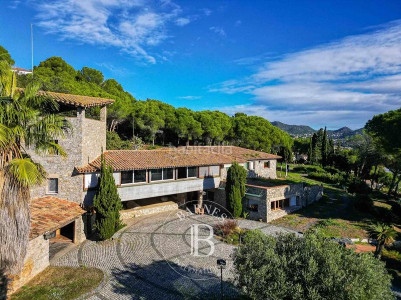 Foto 380bae25-b15a-4bab-81a7-800edb27cb20. Casa amb calefacció aparcament piscina a Premià de Dalt