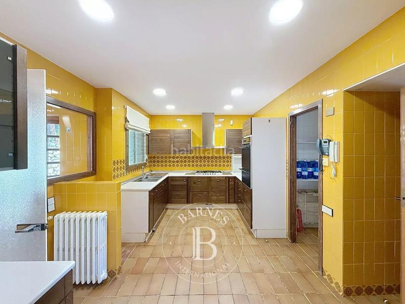 Foto 8fe8dbcc-69be-49f7-a390-7f42eef43210. Casa amb calefacció aparcament piscina a Premià de Dalt