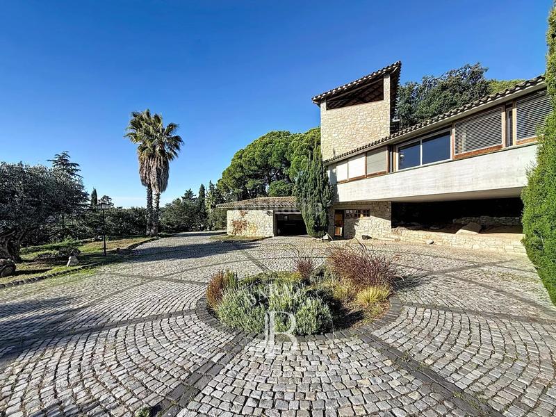 Foto 93d5ec66-8d64-4a06-aec6-1a197b49f393. Casa amb calefacció aparcament piscina a Premià de Dalt