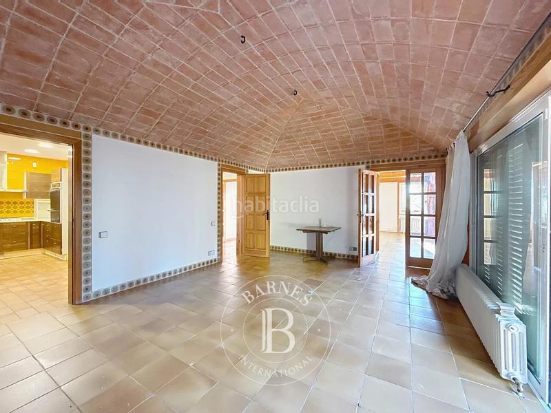 Foto c8978936-1983-420b-8c74-00fe2f88aa8d. Casa amb calefacció aparcament piscina a Premià de Dalt