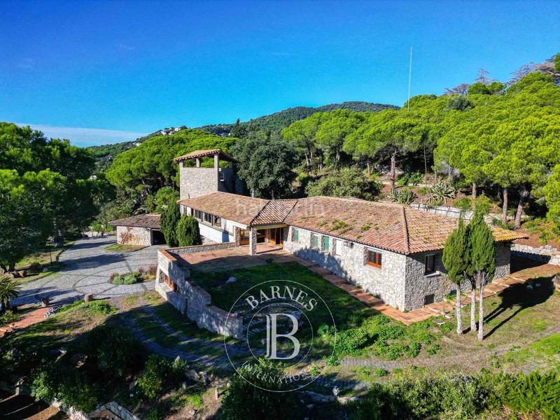 Foto dc96dfb4-8d62-43d2-8161-8fe2d4bbda21. Casa amb calefacció aparcament piscina a Premià de Dalt
