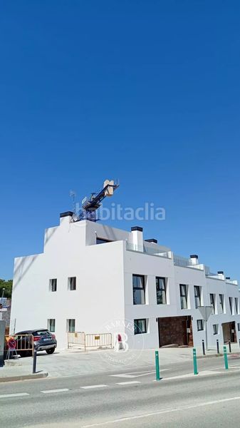 Foto 428ef278-d0e2-4671-8993-e7a958cdbfa9. Casa adossada amb calefacció aparcament piscina a Montgat