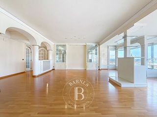 Etagenwohnung in Centre