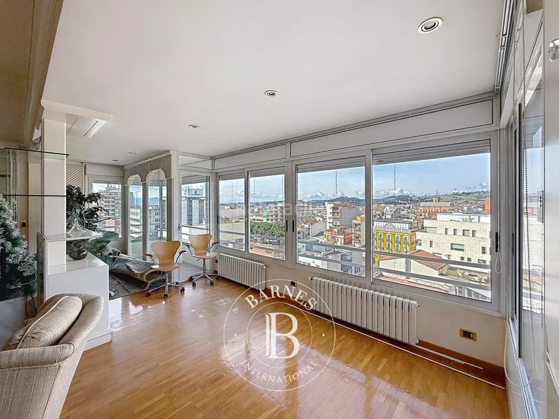 Foto b9489200-704b-48ad-832e-0d919c5b0f56. Flat with heating parking in Centre Granollers