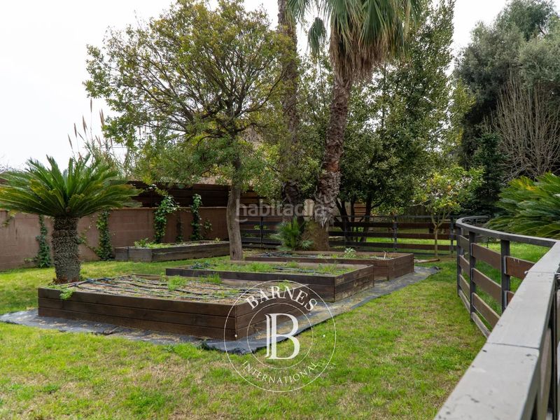 Foto 160be940-abdf-4b12-85a3-6fa75c508403. Casa amb calefacció aparcament piscina a Santa Susanna