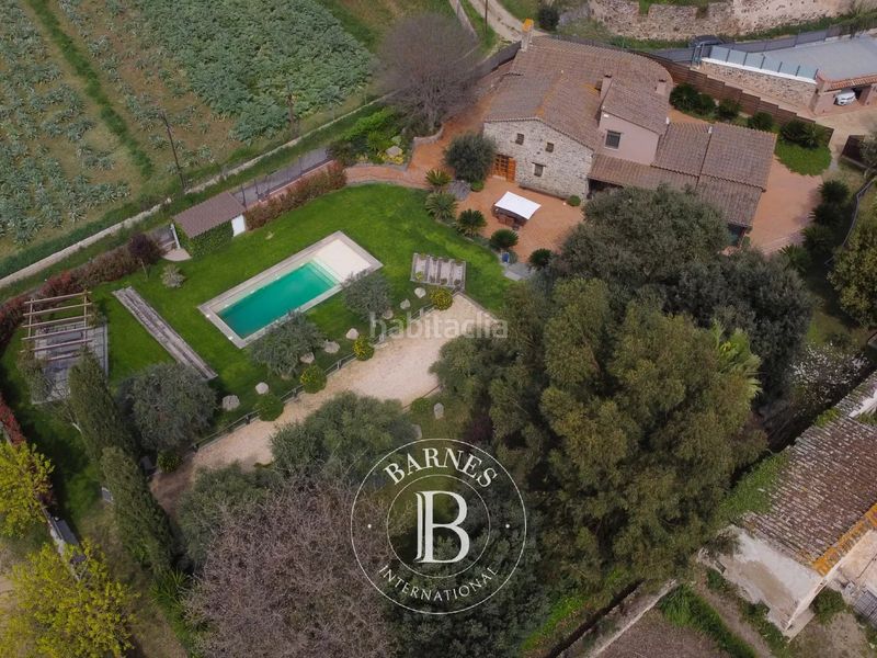 Foto 5945d31b-b67a-4a60-8577-afae87561b67. Casa amb calefacció aparcament piscina a Santa Susanna