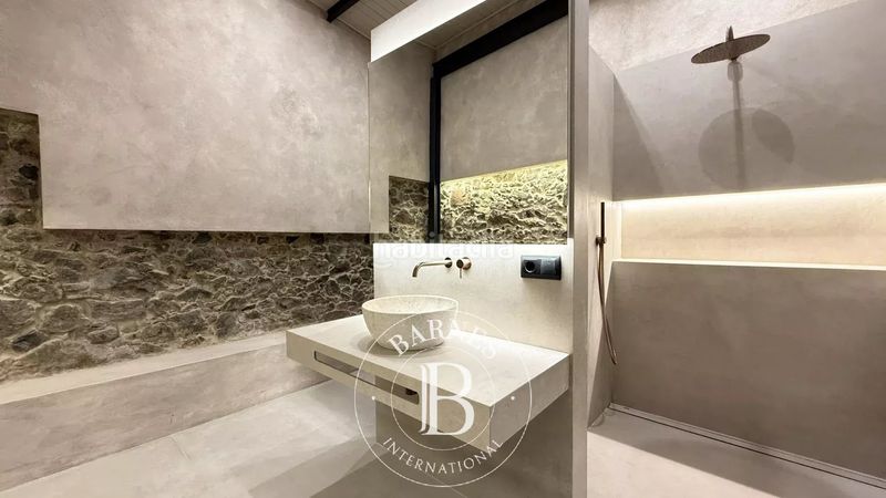 Foto 66a048f2-dcf3-41ec-804d-9621cda08725. Casa amb calefacció aparcament piscina a Santa Susanna