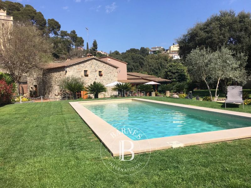 Foto 97a70525-22b9-4d73-94fa-9c081eaa76df. Casa amb calefacció aparcament piscina a Santa Susanna