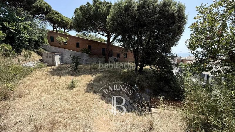 Foto b7c44aa3-e56a-473a-97de-bce2cae59fb5. Terreny residencial a Premià de Dalt