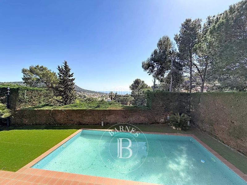 Foto a7b8f975-ad87-4fa3-aee4-57dfa6e8ba99. Casa amb calefacció aparcament piscina a Cabrils