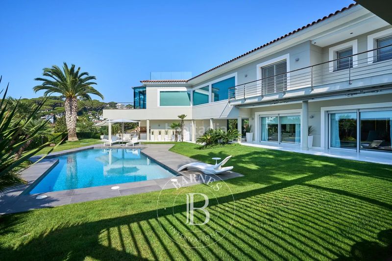 Foto 2f5f77c3-dc73-4638-8ae3-0127e21e101c. Casa amb calefacció aparcament piscina a Centre Sant Pol de Mar