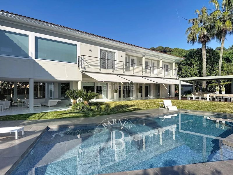 Foto 3329c702-8611-4300-b2f6-15720ef712a4. Casa amb calefacció aparcament piscina a Centre Sant Pol de Mar