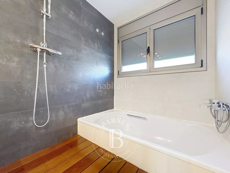 Foto 47319bcb-1cfe-4d60-b309-696f08dea300. Casa amb calefacció aparcament piscina a Vilassar de Dalt
