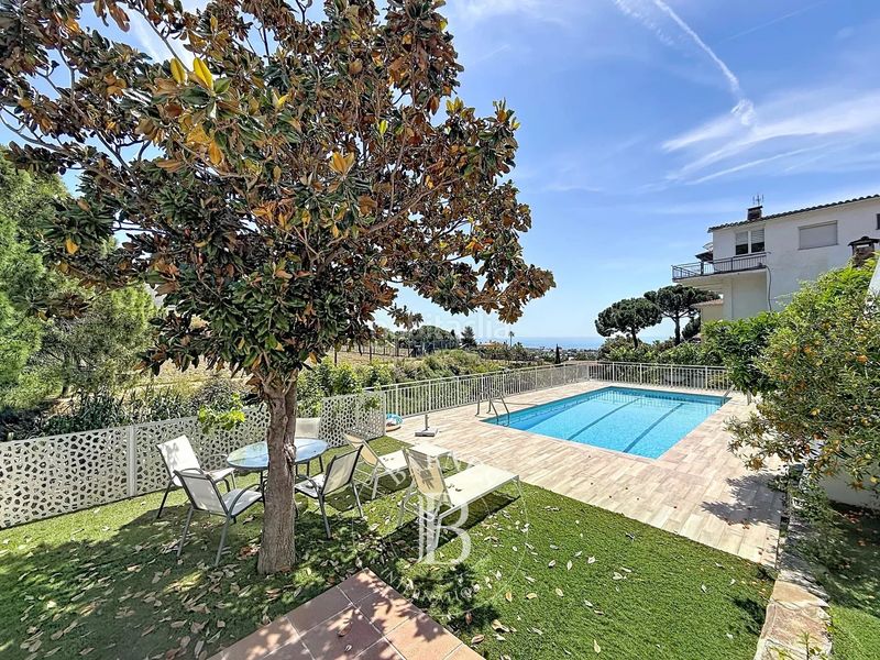 Foto ca64e374-06de-4011-8fd8-5314bd4b4e89. Maison avec chauffage parking piscine dans Cabrils