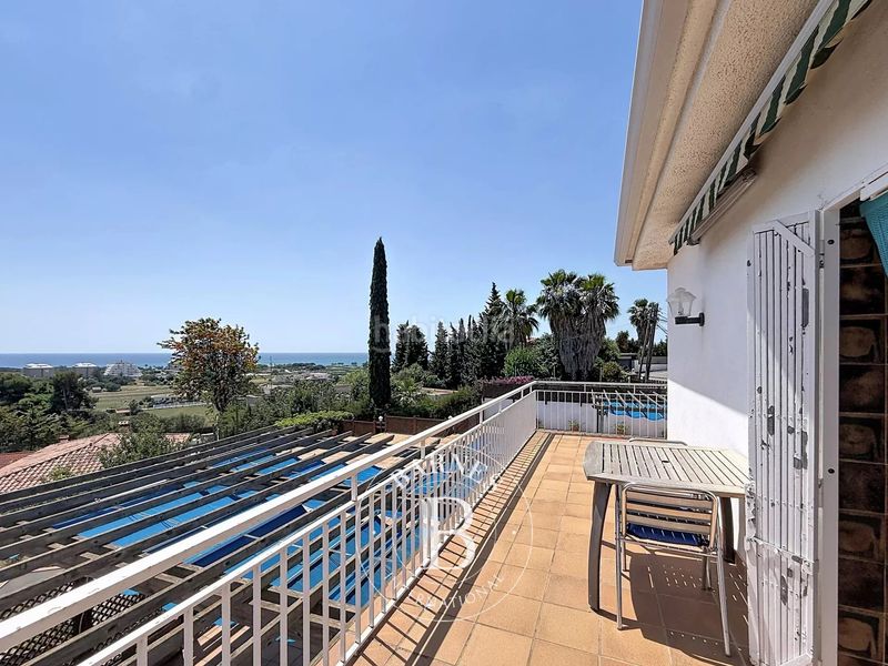 Foto 471a8f18-b306-4a94-86b9-a14a1bd5bf45. Casa amb calefacció aparcament piscina a Santa Susanna