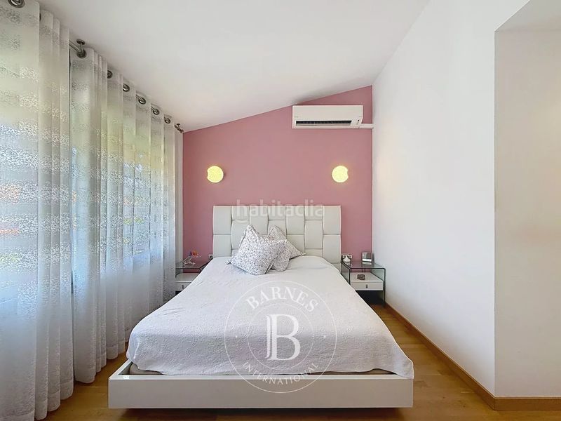 Foto fc4eb1f4-b769-40f5-9429-9200e57f4ee8. Casa adossada amb calefacció aparcament a Calella