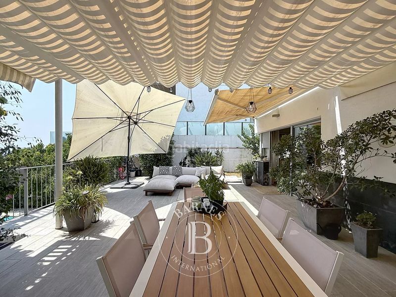 Foto 37b5fe4b-bb5f-479b-8999-2408a8973797. Maison jumelée avec chauffage parking piscine dans Vallveric Mataró