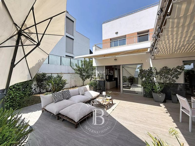 Foto c12249d2-338e-4bef-911c-bfd793da08bb. Maison jumelée avec chauffage parking piscine dans Vallveric Mataró