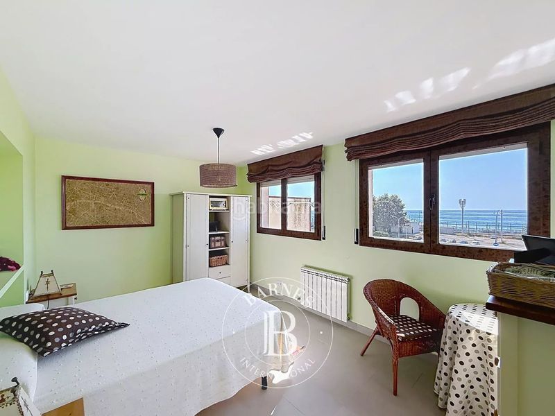 Foto 11fd98d5-8dd2-4edd-a6bd-4060670ef74a. Casa adossada a travessia estació a Can Sans Sant Andreu de Llavaneres