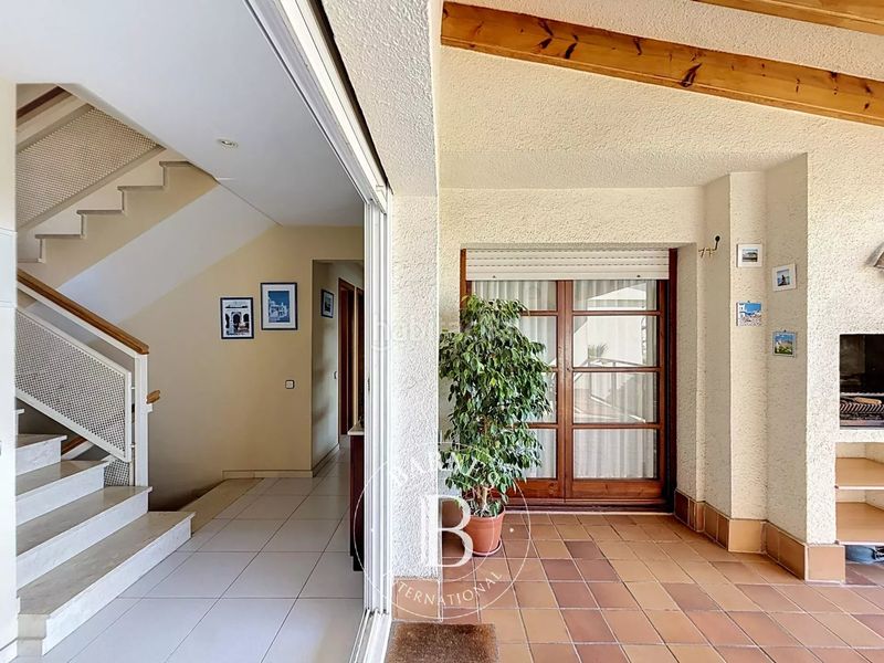 Foto c8f22a9e-e80f-4827-a38b-6df2e50a14e8. Casa adossada a travessia estació a Can Sans Sant Andreu de Llavaneres