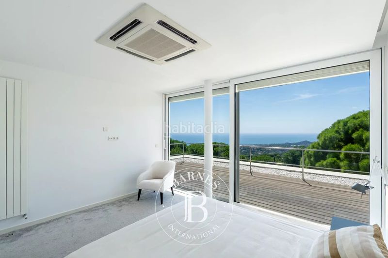Foto b8ae5c92-5911-4554-8ede-83de2b0a2466. Casa amb calefacció aparcament piscina a Supermaresme Sant Andreu de Llavaneres
