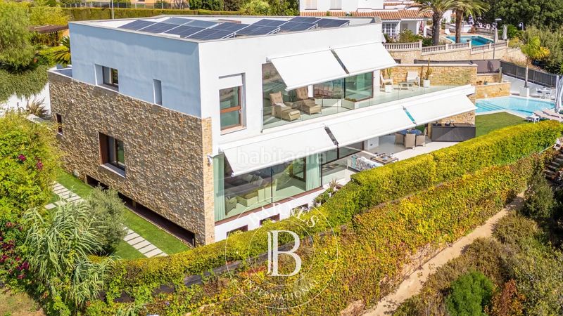 Foto d5ea5076-4954-4503-98b2-99a83bbd28ff. Casa amb calefacció aparcament piscina a Urbanitzacions Sant Pol de Mar