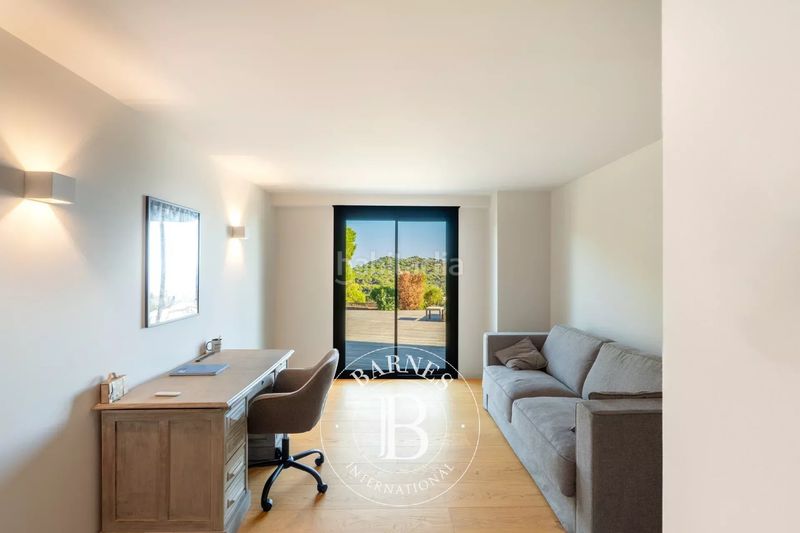 Foto e463354b-c7f4-4ef5-8c1f-097eac44ae07. Casa con riscaldamento parcheggio piscina in Cabrils