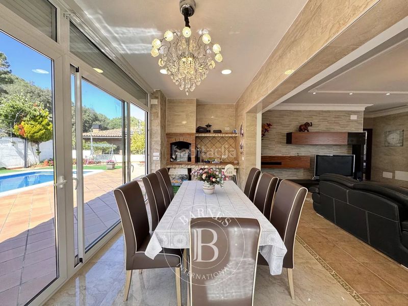 Foto 98ea2e01-fa52-47b7-babc-bba886080107. Casa amb calefacció aparcament piscina a Nucli Urbà Argentona