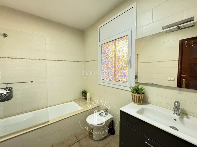 Foto b5590a06-0bf3-4294-8a28-647b277be392. Casa amb calefacció aparcament piscina a Nucli Urbà Argentona