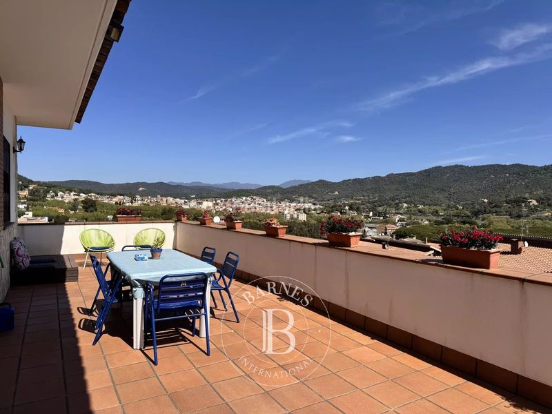 Foto bc9d9c1b-64d4-4ecd-b15d-ff084a99dd58. Casa amb calefacció aparcament piscina a Nucli Urbà Argentona