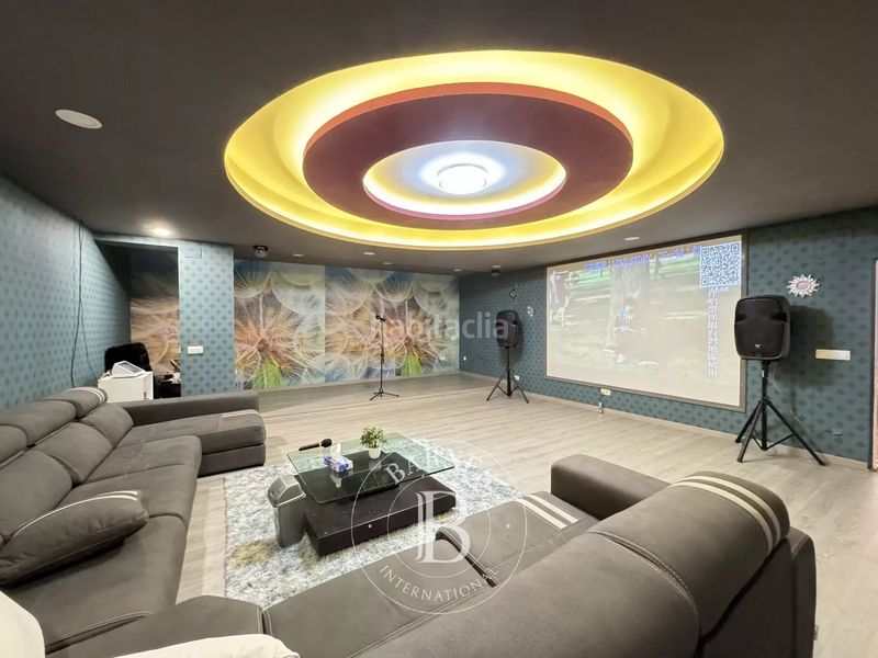 Foto f53fb25a-2bd0-45a1-b09a-3ce8745a40a6. Casa amb calefacció aparcament piscina a Nucli Urbà Argentona
