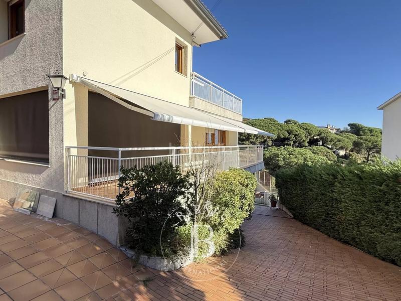 Foto 3ff1f692-f2b2-4b62-bd27-db35b72a5d5c. House with heating parking in Urbanitzacions Mataró