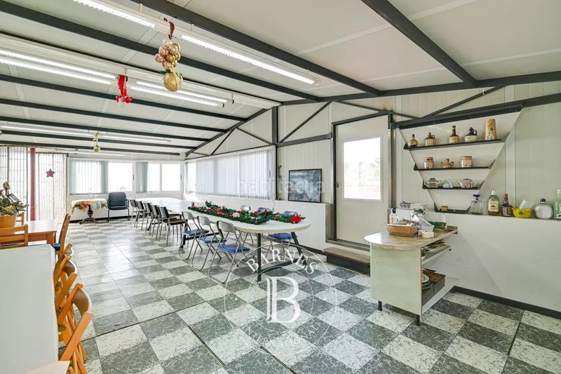 Foto a275f325-5d0f-4460-bbbf-a7ed48035e43. Casa amb calefacció aparcament piscina a Urbanitzacions Mataró