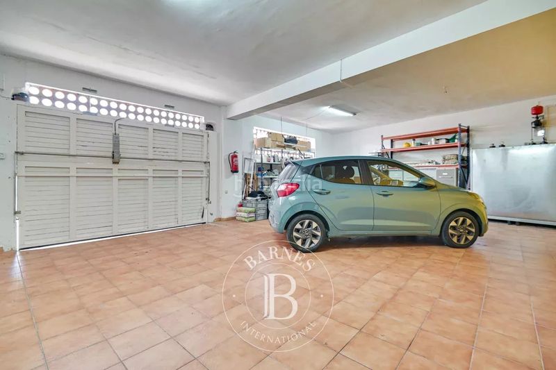 Foto ae4b7099-f0b7-4f74-a6c7-1b301dcce88e. Casa amb calefacció aparcament piscina a Urbanitzacions Mataró