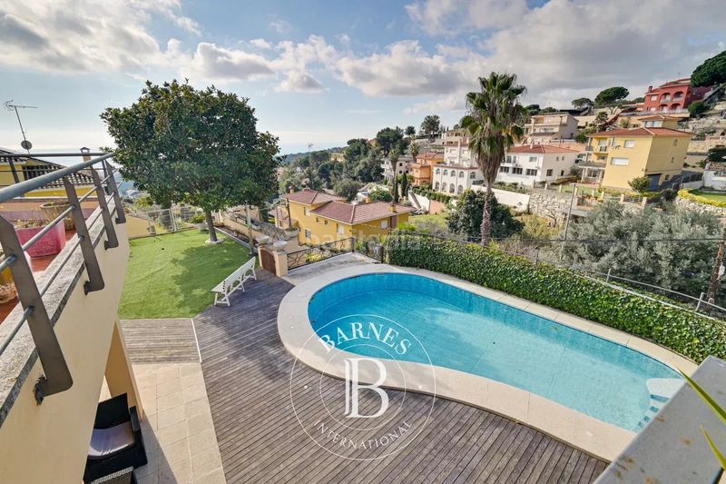 Foto f8d3252b-9c3b-4ba2-a160-9294a2550990. Casa amb calefacció aparcament piscina a Urbanitzacions Mataró