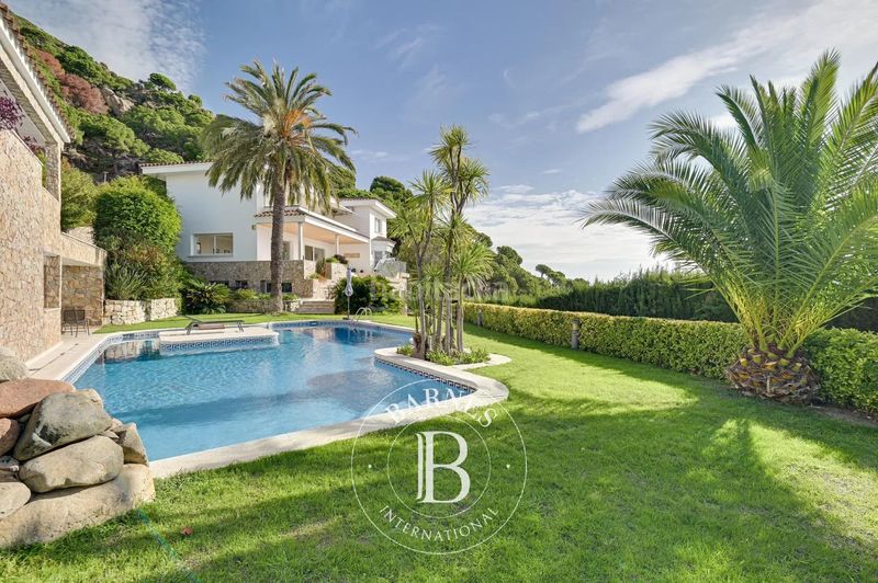 Foto b0063f26-77dc-44bb-8793-ff7bbe7b260b. Casa amb calefacció aparcament piscina a Cabrils