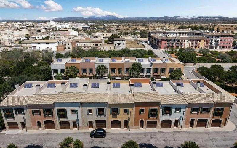 Foto 41fc57e3-c37e-4936-bd40-a310fd61f370. Maison jumelée dans Campos