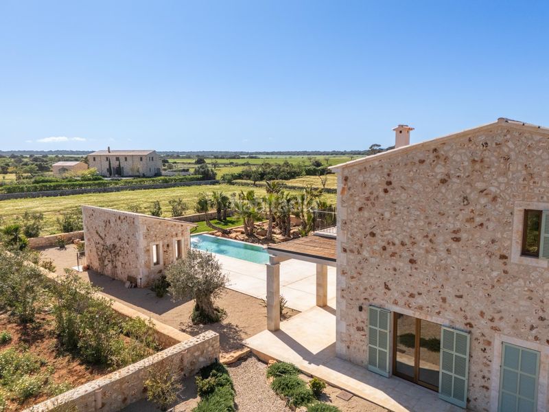 Foto f290658a-37b8-44ae-a598-fa6dff70d6b3. Masia amb calefacció aparcament piscina a Es Llombards Santanyí