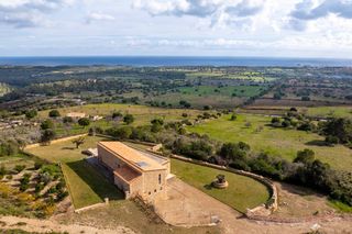 Masia a Cala Murada. Moderna finca de lujo con piscina infinita e impresionantes vist